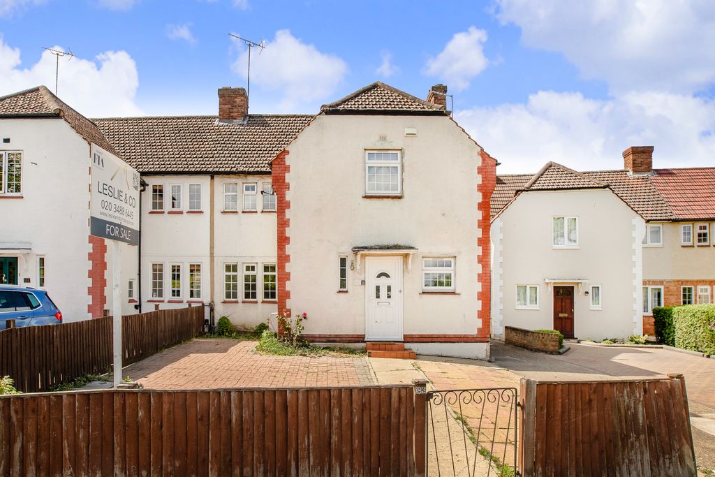 Property photo 1 of 17 External