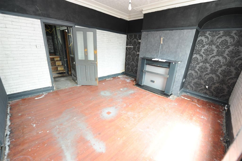 Property photo 2 of 9