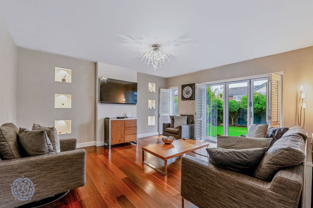 Property photo 2 of 44