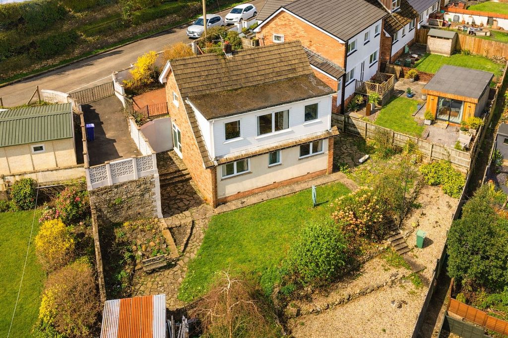 Property photo 1 of 32