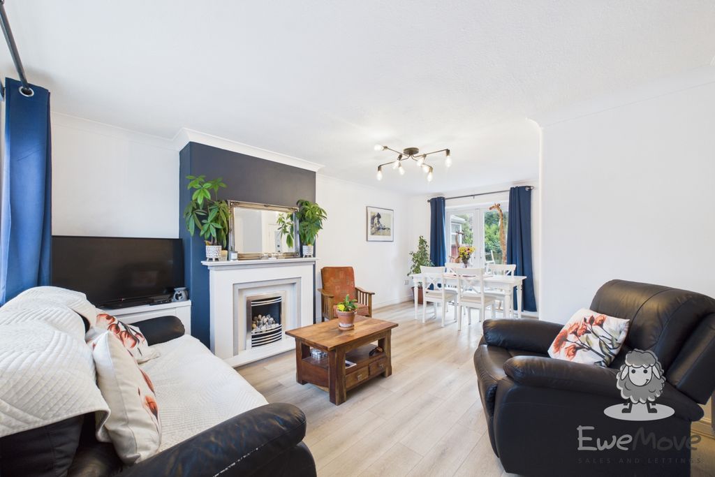 Property photo 2 of 15 6