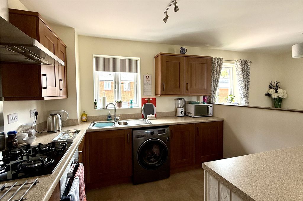 Property photo 3 of 11 Picture No. 10