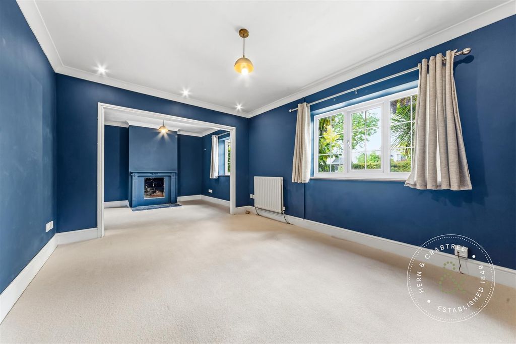 Property photo 3 of 57 Castle-Green-22.Jpg