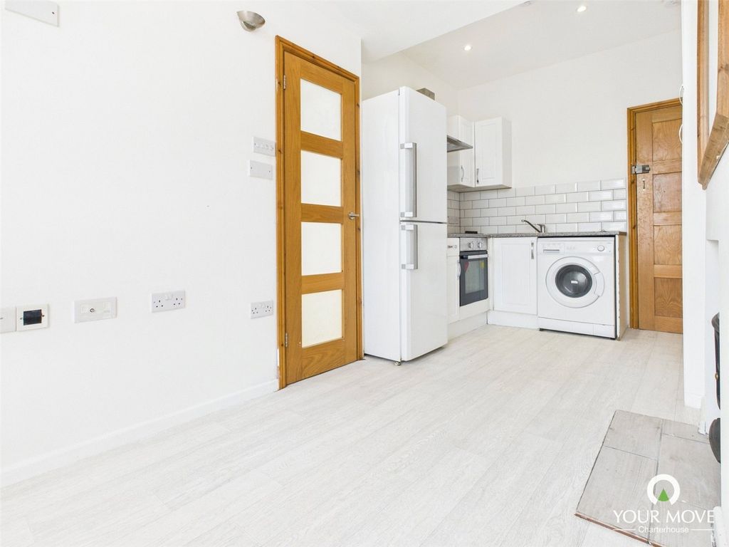 Property photo 2 of 7 Picture No. 11