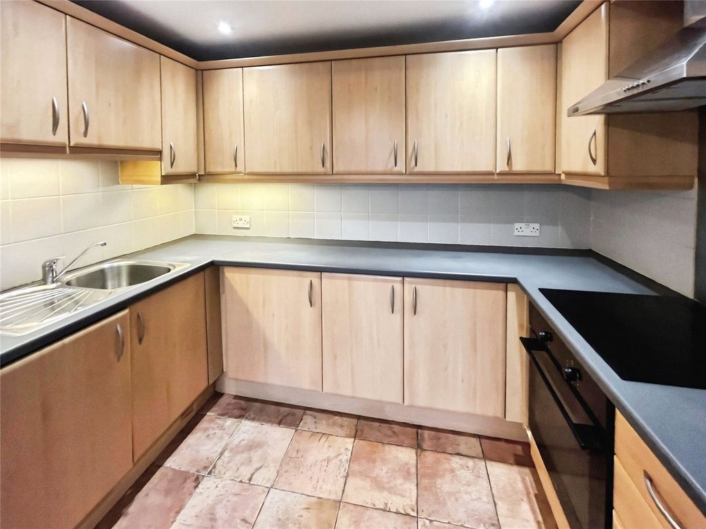 Property photo 3 of 6 Kitchen