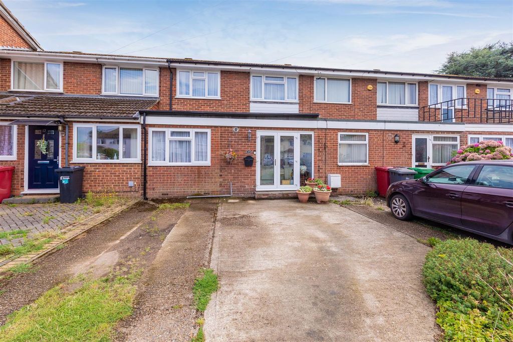 Property photo 1 of 14 19 Mercian Way-3.Jpg