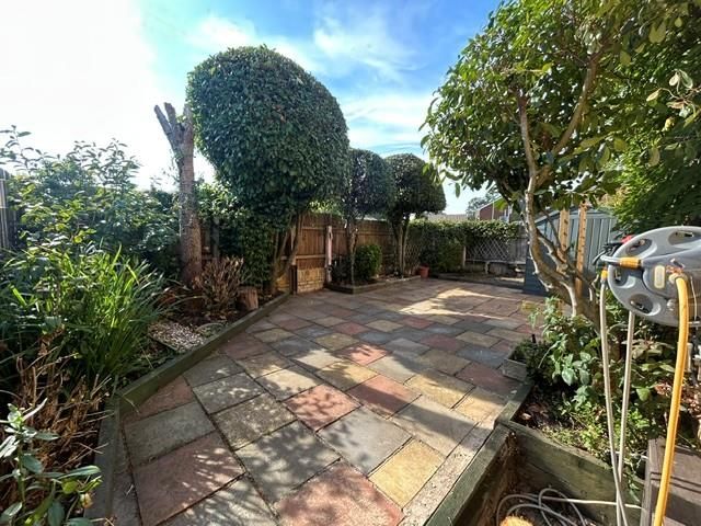 Property photo 2 of 12 Gdn 1.Jpg