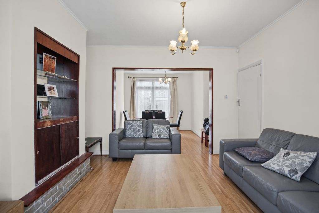 Property photo 2 of 14