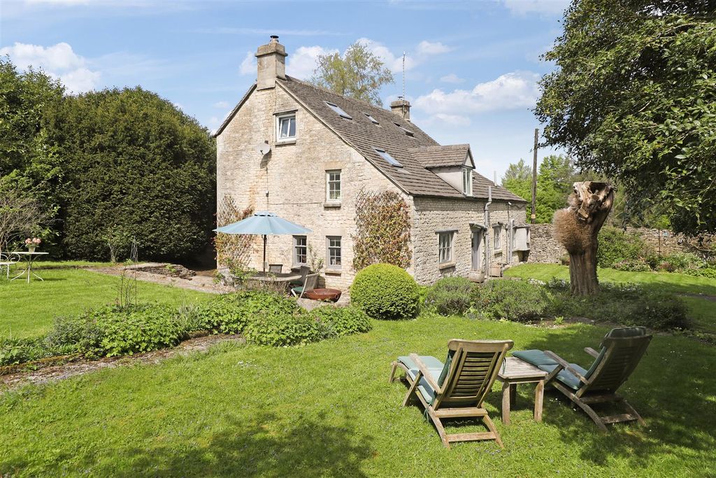 Property photo 2 of 37 Ph33_5138296.Jpg