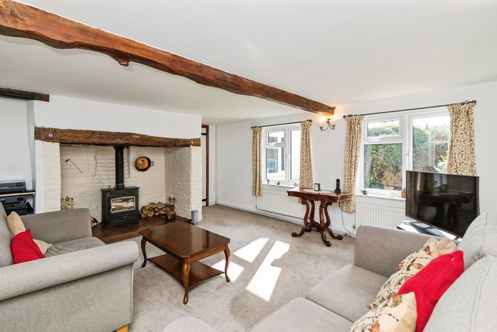 Property photo 2 of 27 Sitting Room