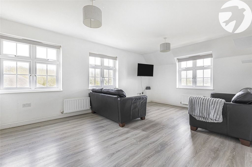 Property photo 3 of 16 Picture No. 02