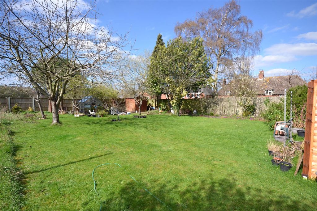 Property photo 3 of 16 Outside