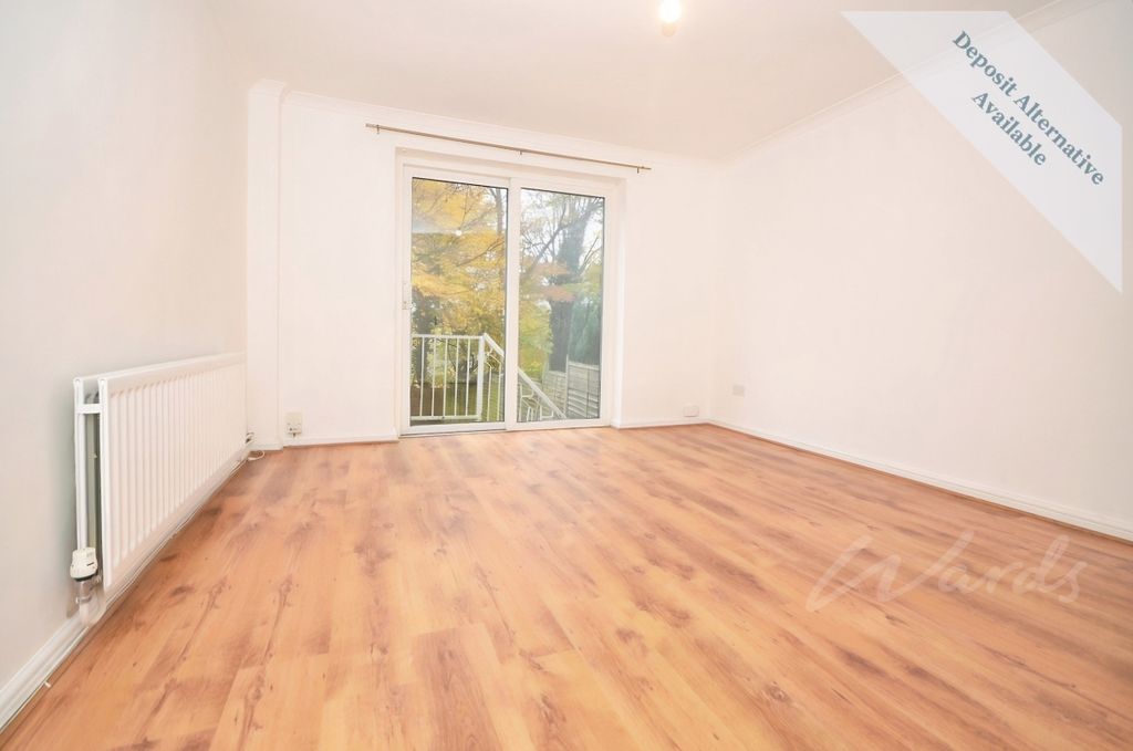 Property photo 3 of 8 Goose Lounge