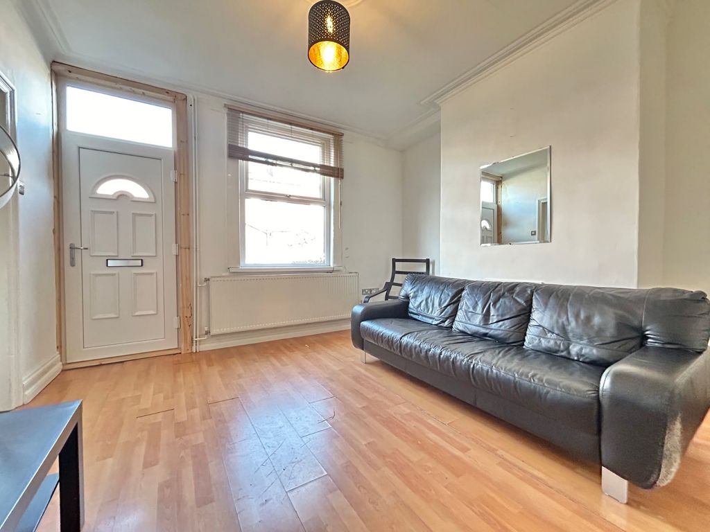 Property photo 3 of 10 Picture No. 28