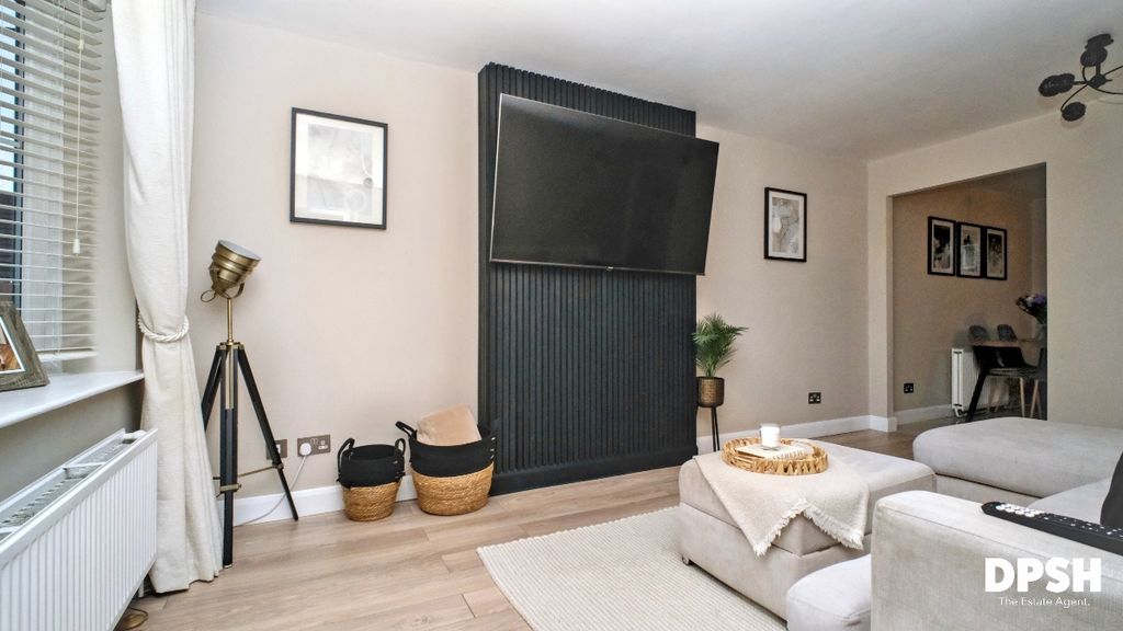 Property photo 3 of 27