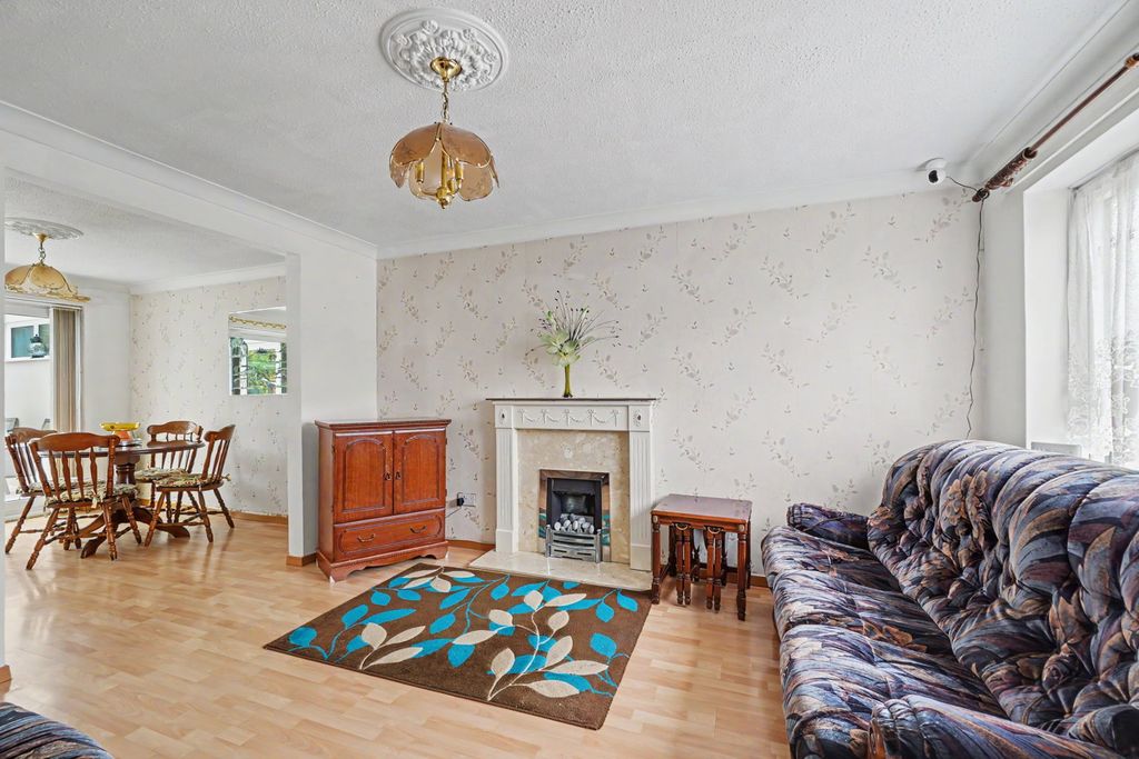 Property photo 3 of 23