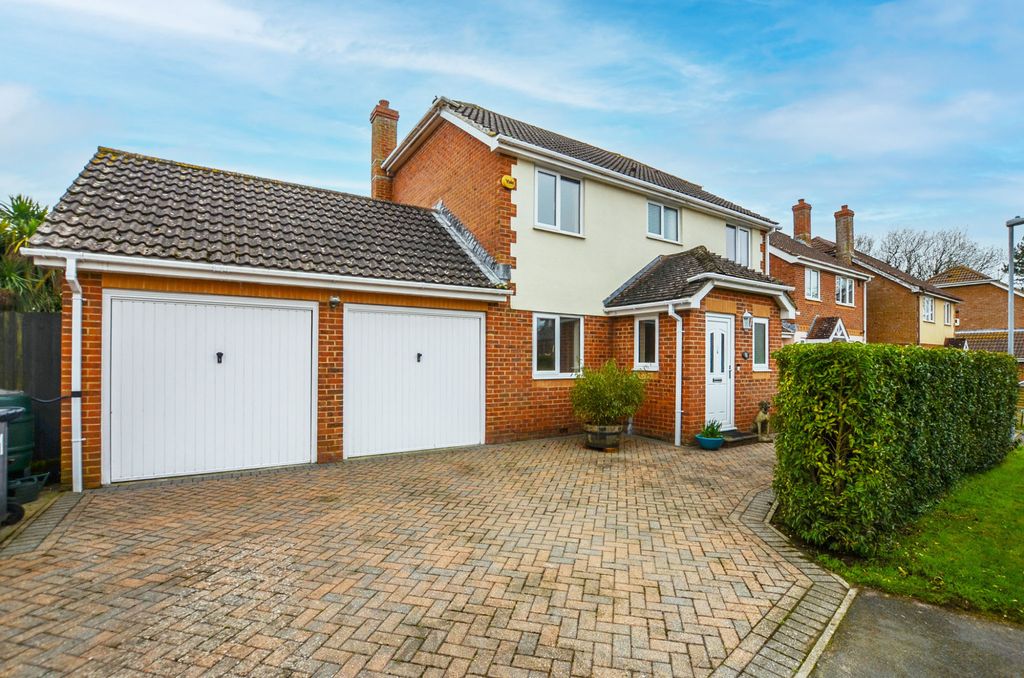 Property photo 1 of 32