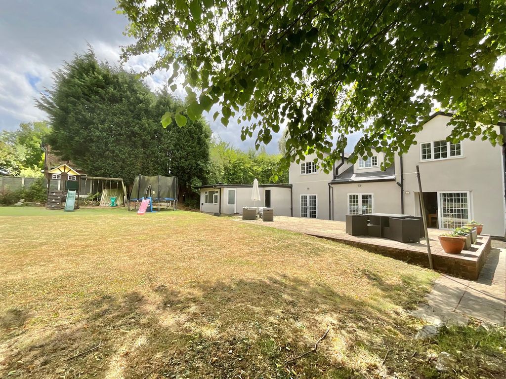 Property photo 1 of 27