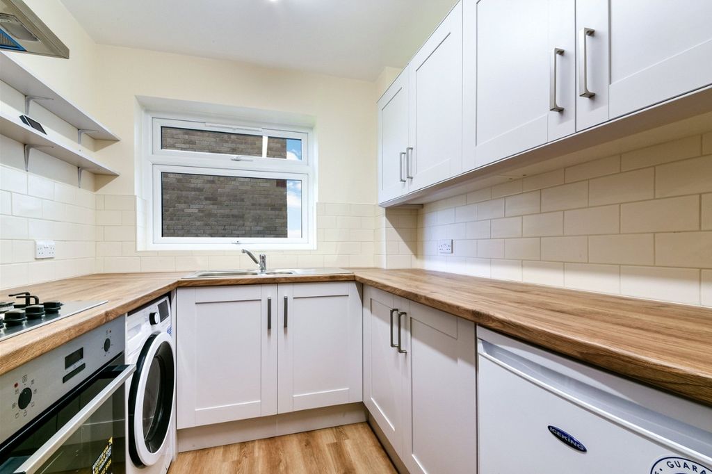 Property photo 2 of 10 Picture No. 32
