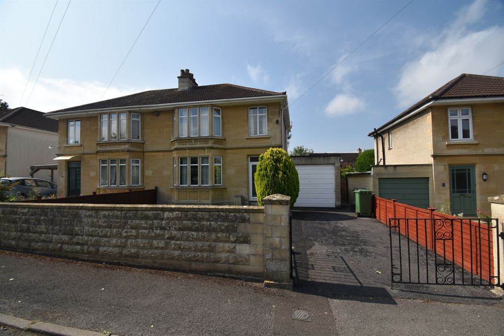 Property photo 1 of 18