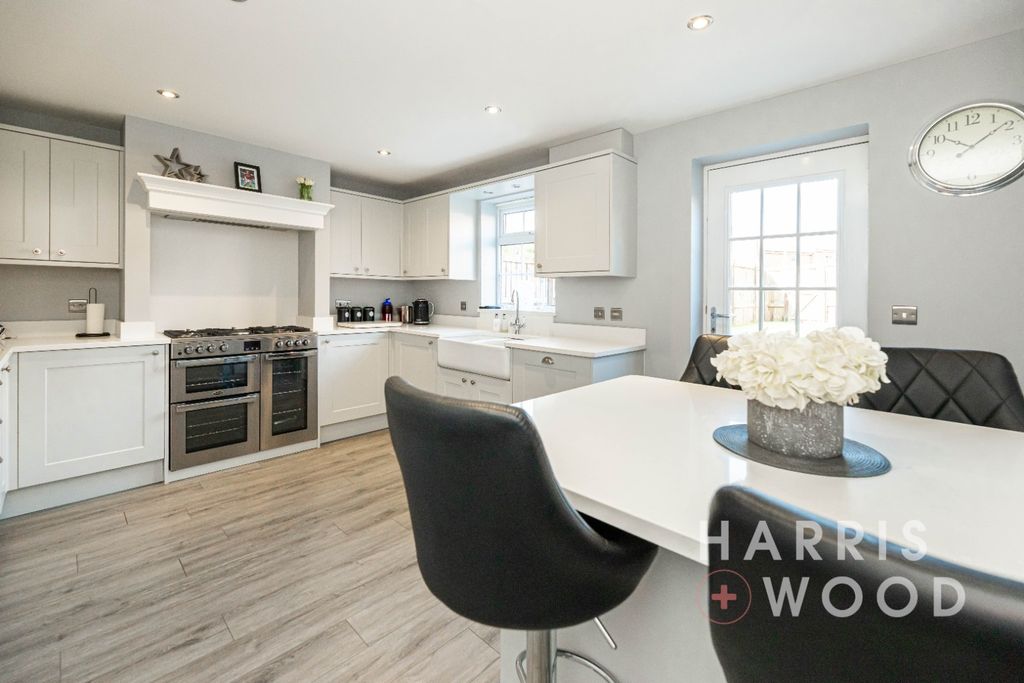Property photo 3 of 21 4134346