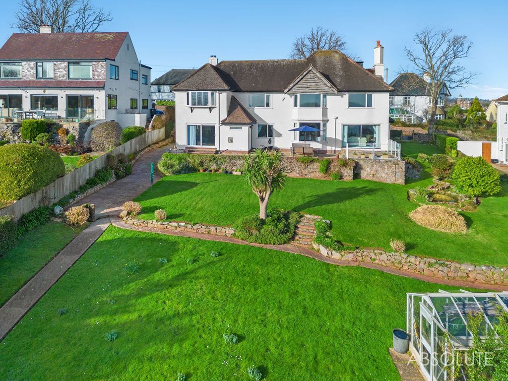 Property photo 2 of 45