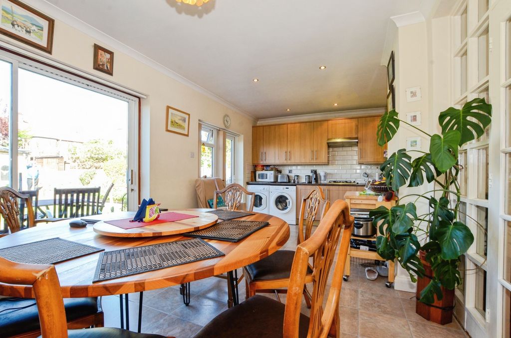 Property photo 3 of 20 Kitchen/Diner