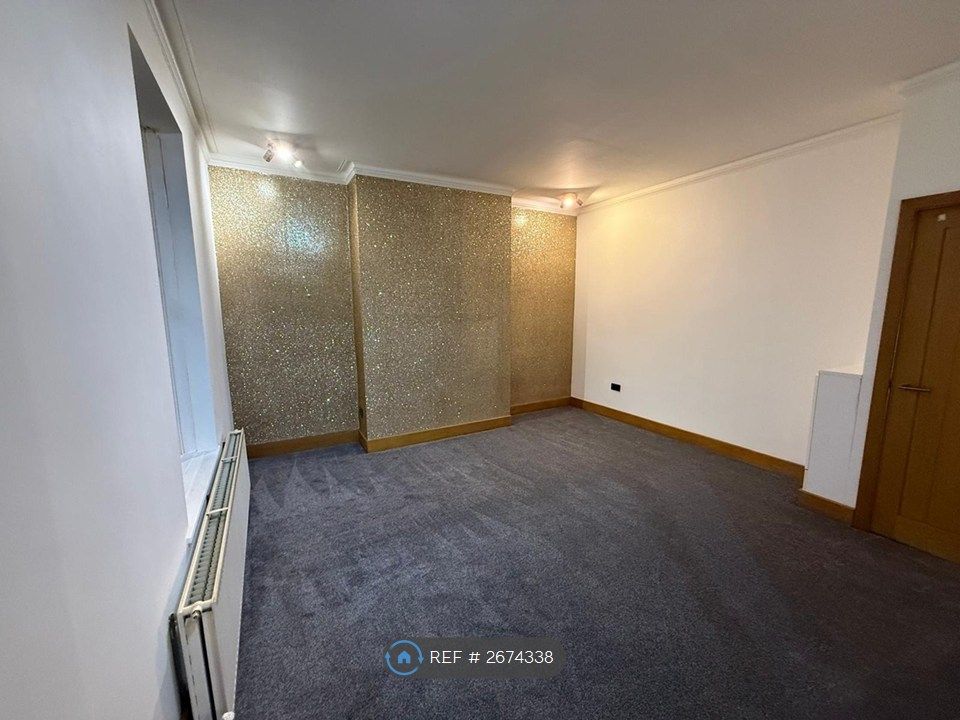 Property photo 3 of 9 Double Bedroom