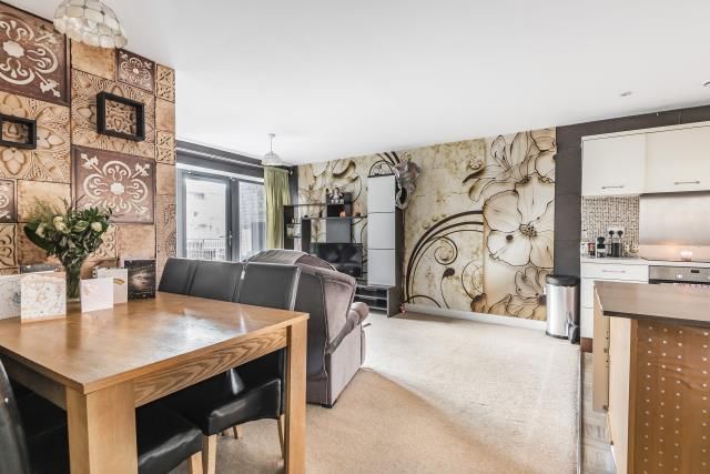 Property photo 3 of 10 Dining Room