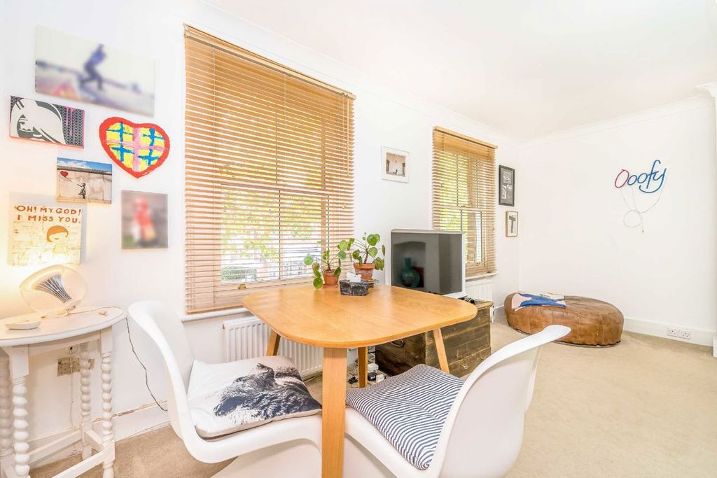 Property photo 3 of 6