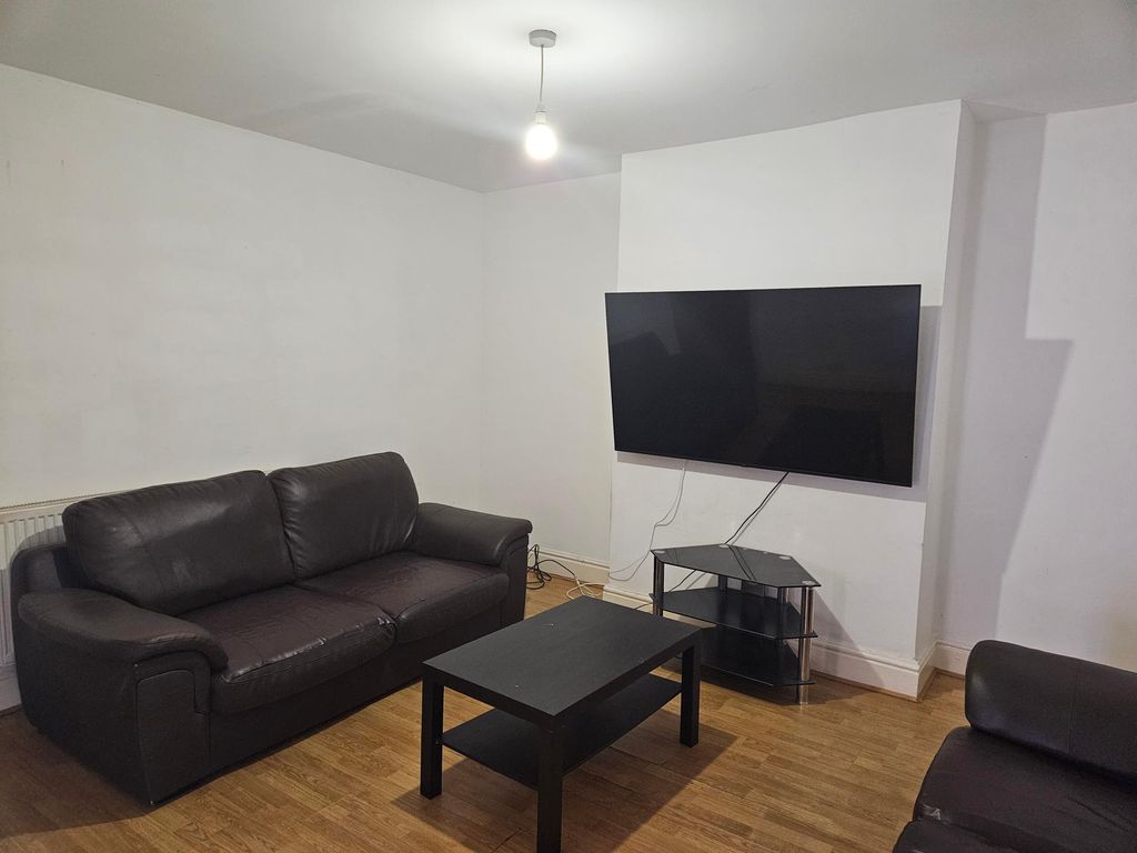 Property photo 1 of 18 Photo 0