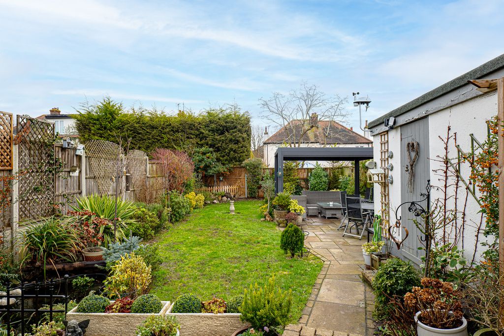 Property photo 3 of 36