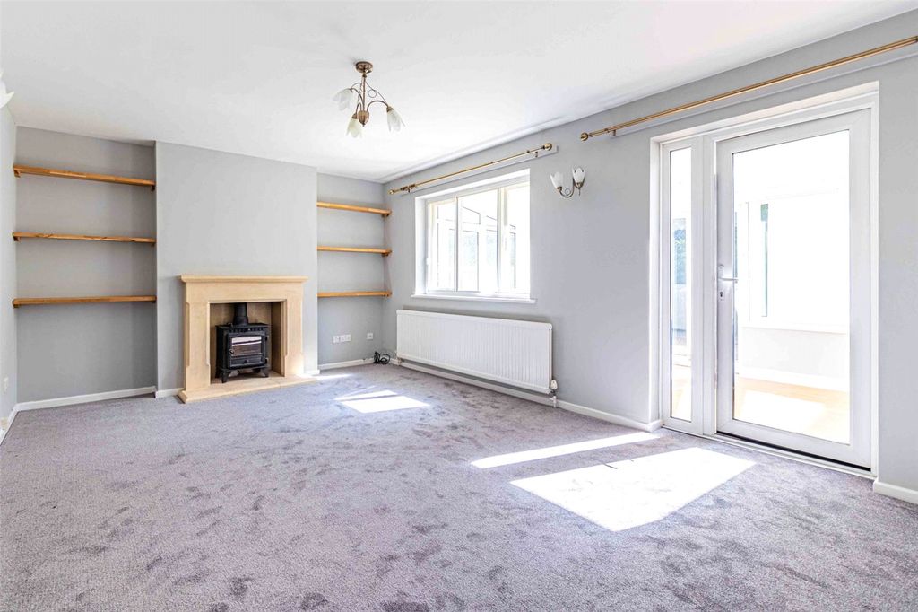 Property photo 2 of 17 Photo