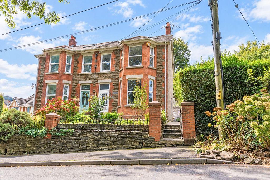 Property photo 1 of 48