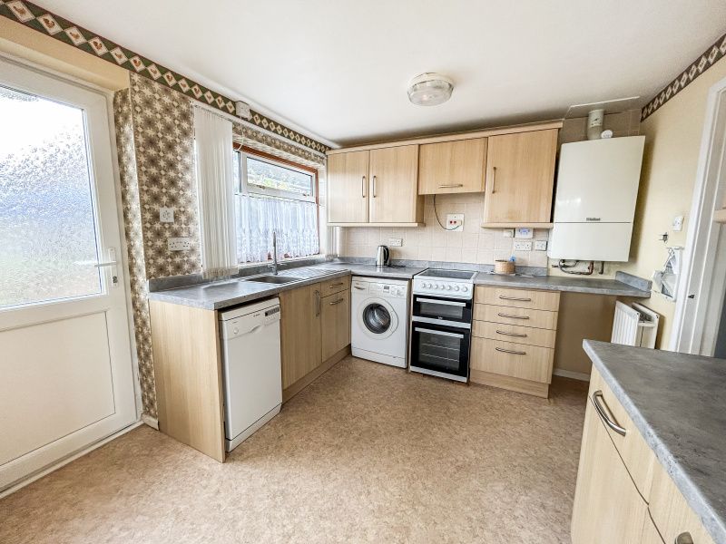 Property photo 3 of 11 3 Bedroom Detached Bungalow