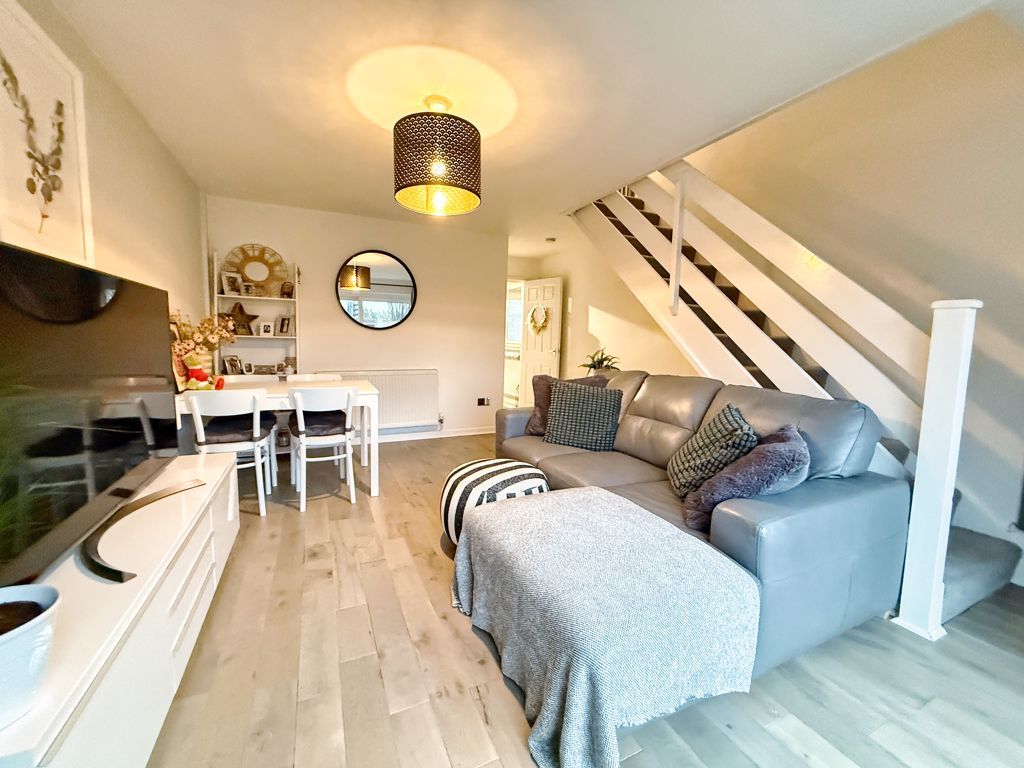 Property photo 3 of 9 Photo 7