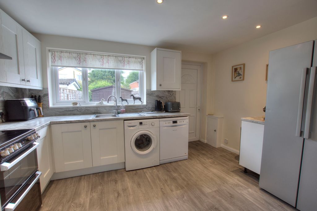 Property photo 2 of 16 2