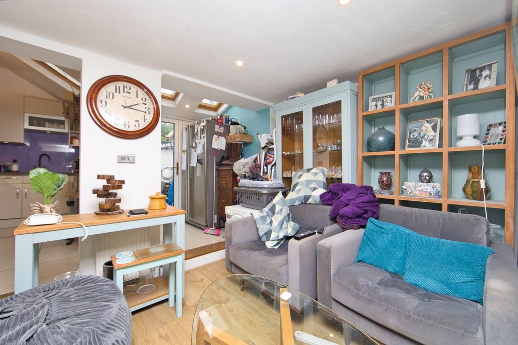 Property photo 3 of 10 Picture 3