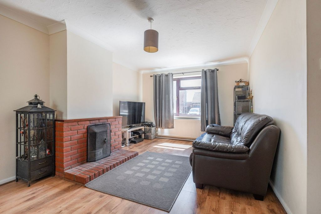 Property photo 3 of 19