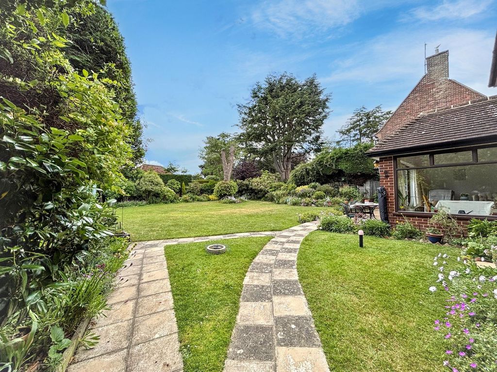 Property photo 2 of 24