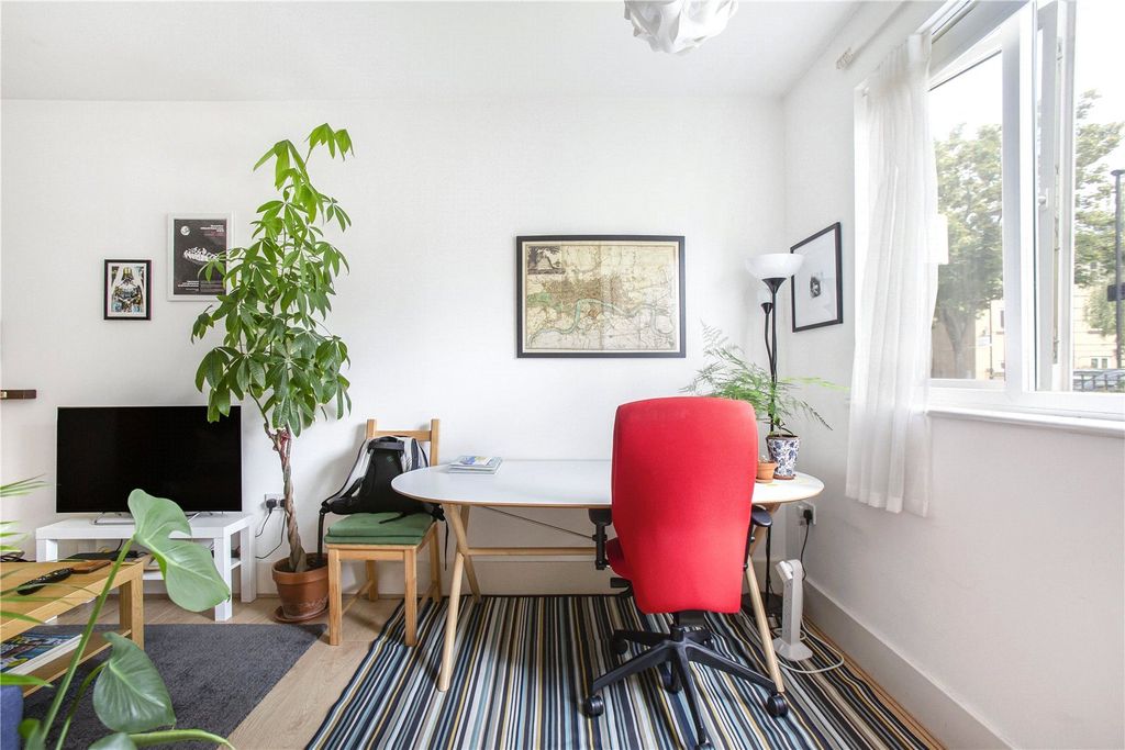 Property photo 2 of 8 Reception Room