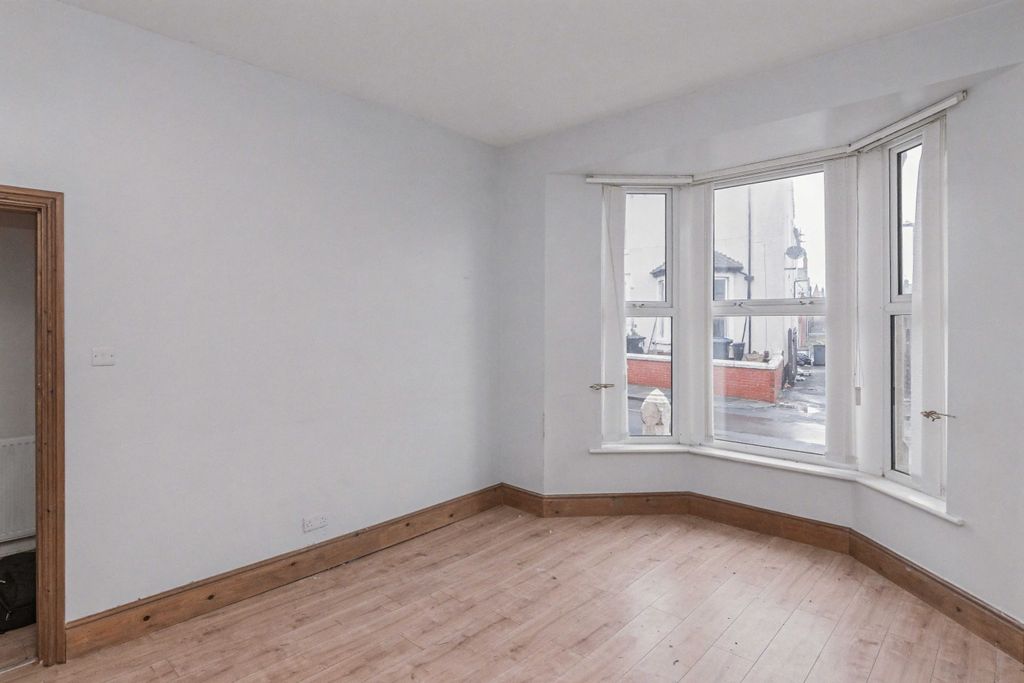 Property photo 3 of 16 35 Eaves Street, Blackpool, Lancashire, Fy1 2Nh