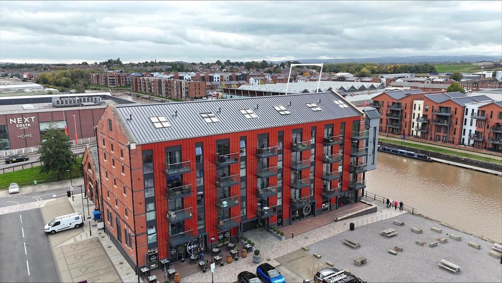 Property photo 2 of 22