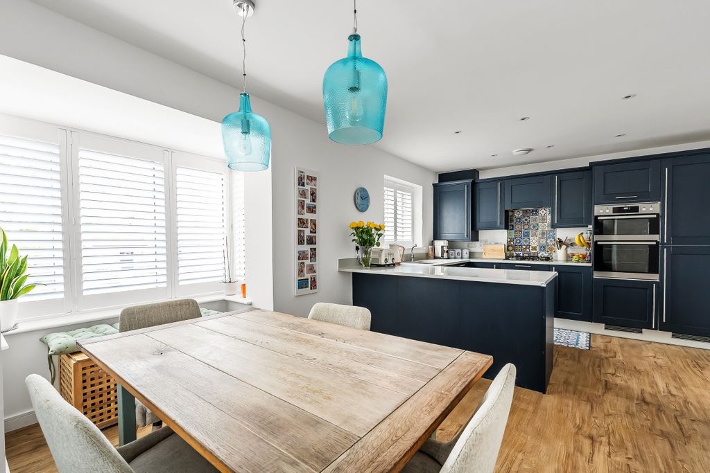 Property photo 2 of 25 12