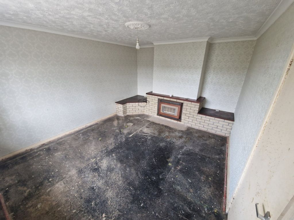 Property photo 3 of 15 Reception Room Or Master Bedroom