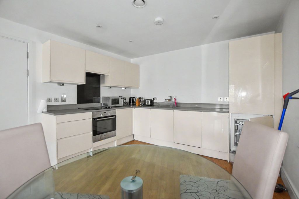 Property photo 3 of 14 Apartment 5, Hippersley Point, 4 Tilson Bright Square, London Se2 9Dr