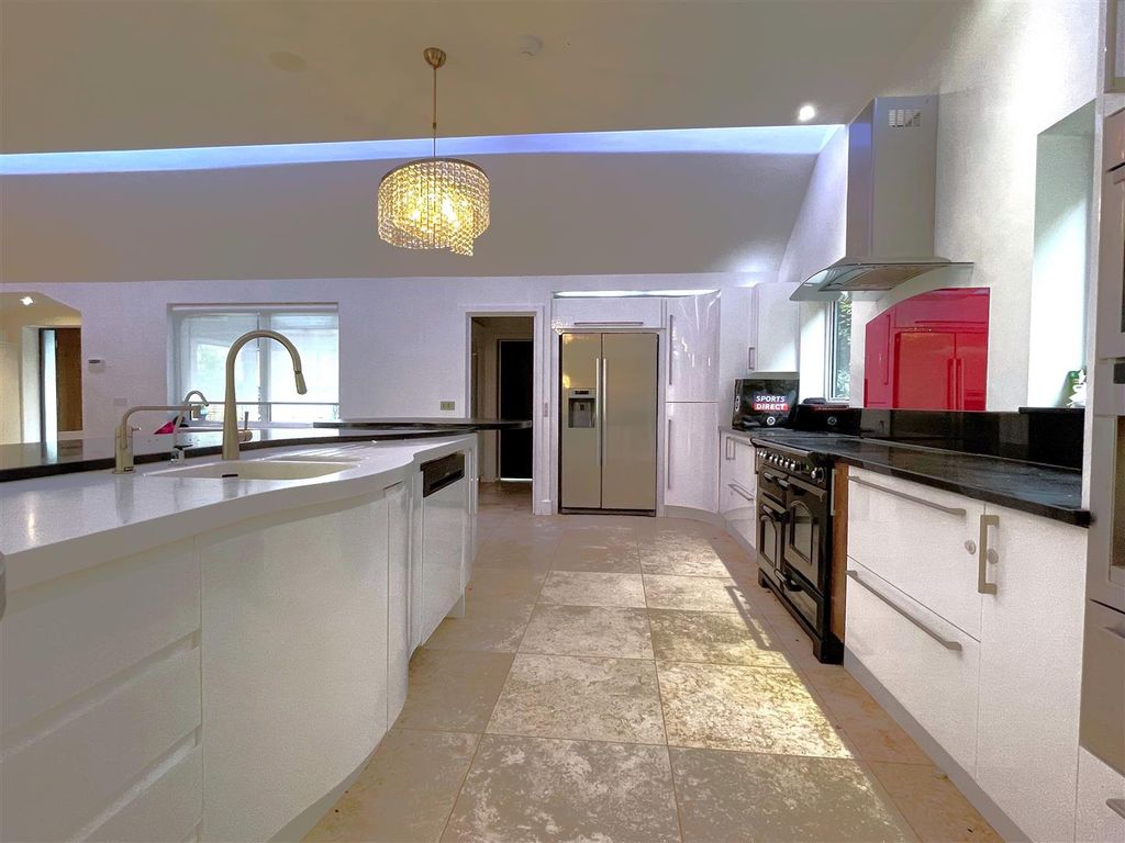 Additional image 4 of 5 bed detached house for saleStation Road, Lingfield RH7