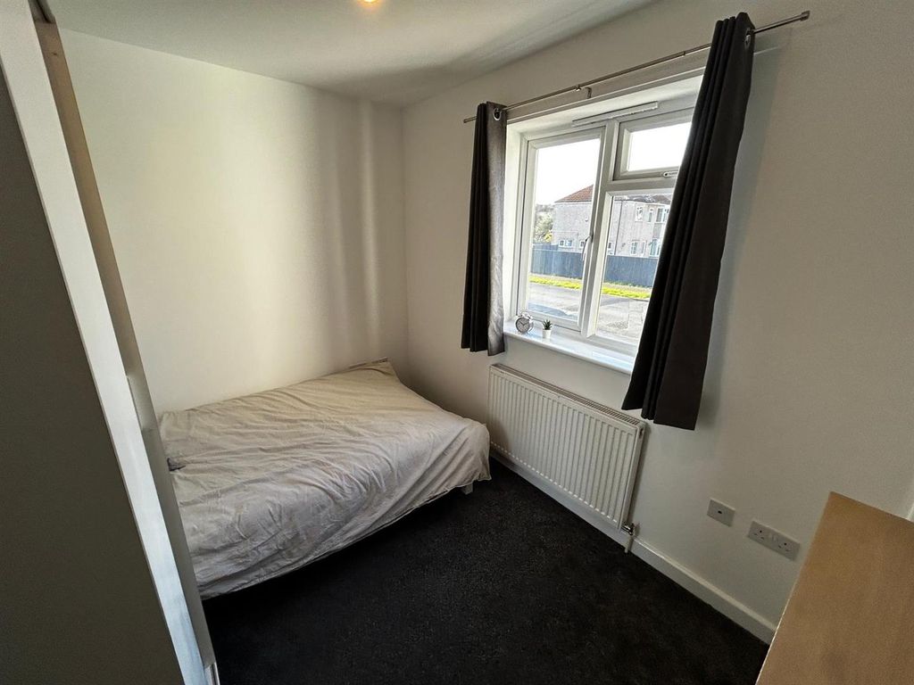 Property photo 3 of 7 Rm 7