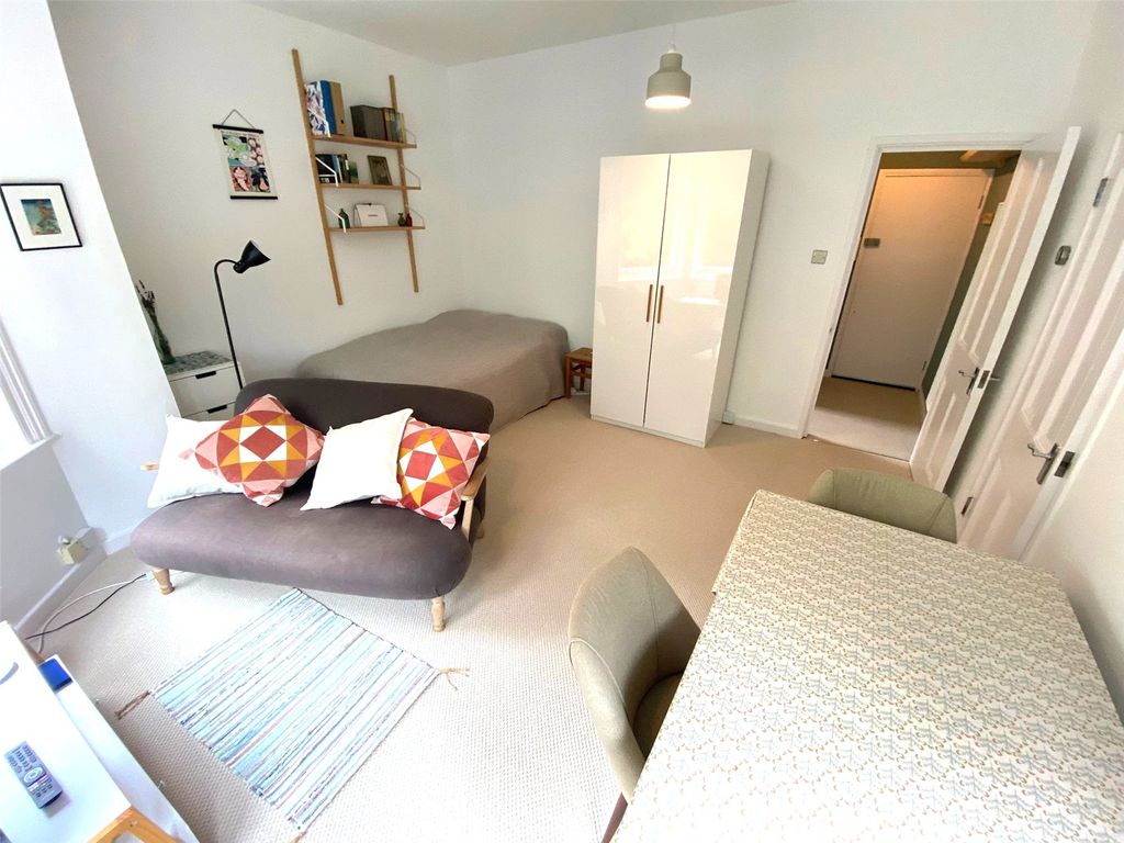 Property photo 3 of 12 Picture No. 27