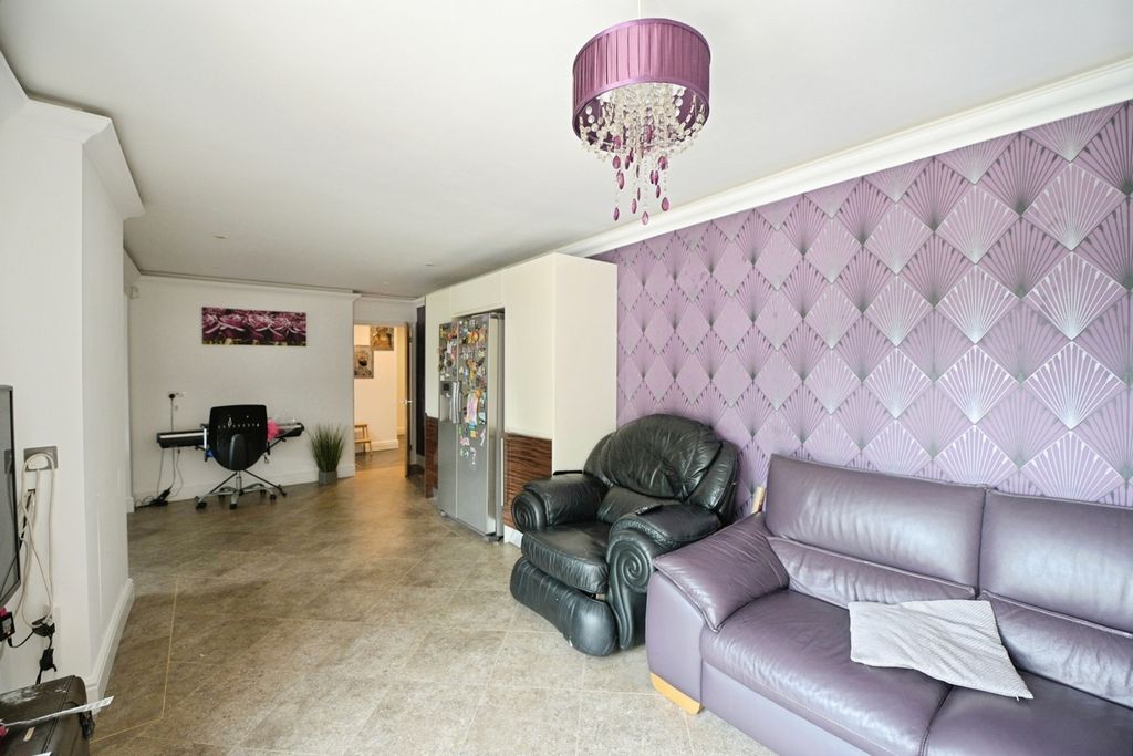 Property photo 2 of 34 Pbox-Img.Jpg